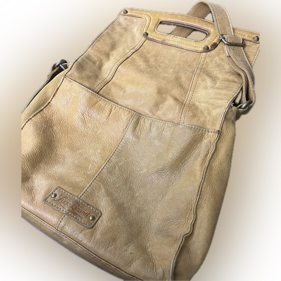 Vintage LUCKY BRAND leather magnetic close multi wear crossbody retired bag - Picture 3 of 16